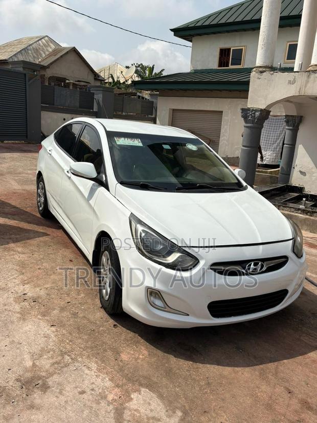 Hyundai Accent SE Sedan 2016 White