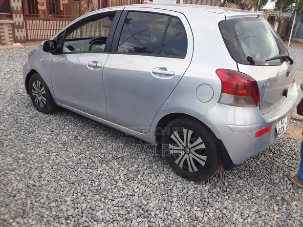 Toyota Vitz 2010 Gray