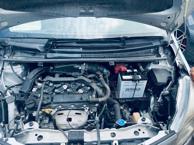Toyota Vitz 2012 Gray