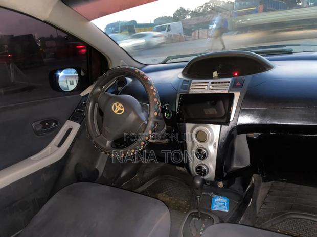 Toyota Vitz 1.3 FWD 5dr 2010 Black