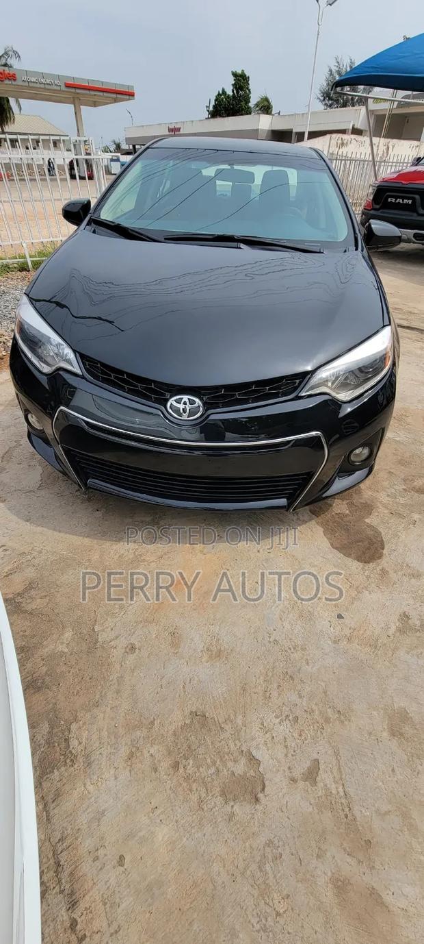 Toyota Corolla 2016 Black
