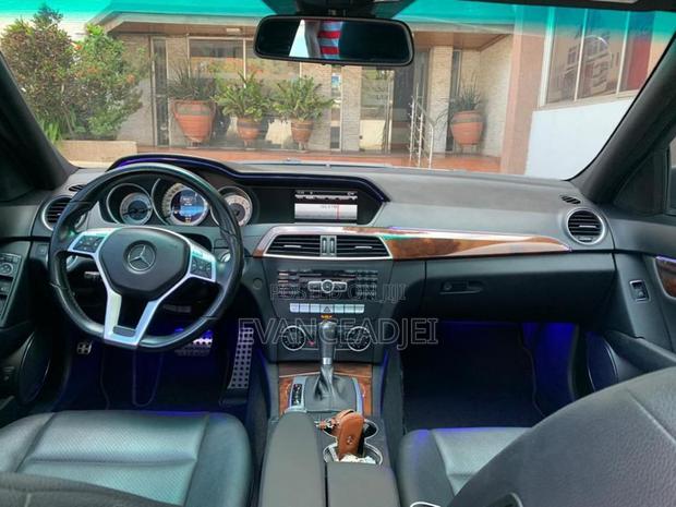 Mercedes-Benz C300 2014 Silver