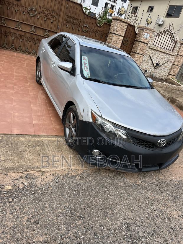 Toyota Camry SE 4dr Sedan (2.5L 4cyl 6A) 2013 Silver