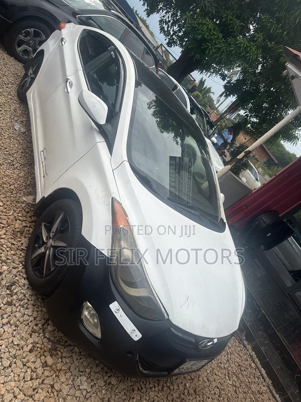 Hyundai Elantra GLS Sedan FWD (1.8L 4cyl 6M) 2013 White