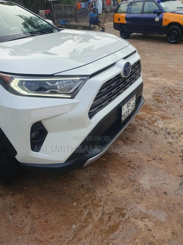Toyota RAV4 Limited 2022 White