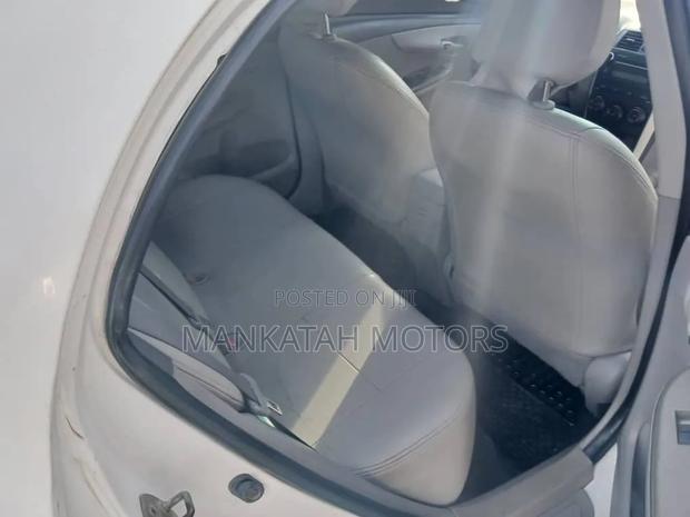 Toyota Corolla 2010 White