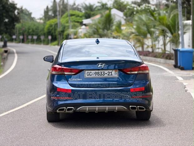 Hyundai Elantra 2017 Blue
