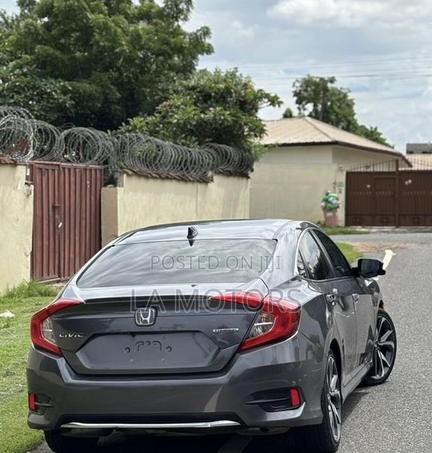 Honda Civic 2020 Gray