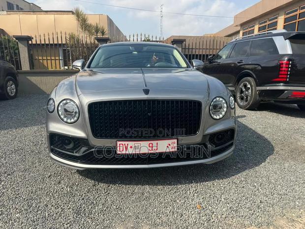Bentley Continental 2023 Gray