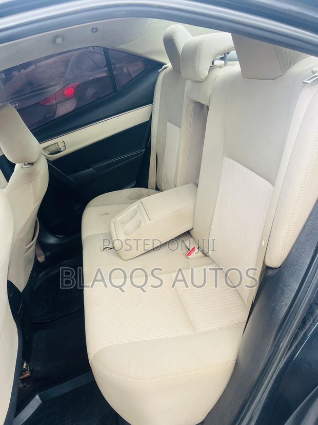 Toyota Corolla 2015 Black