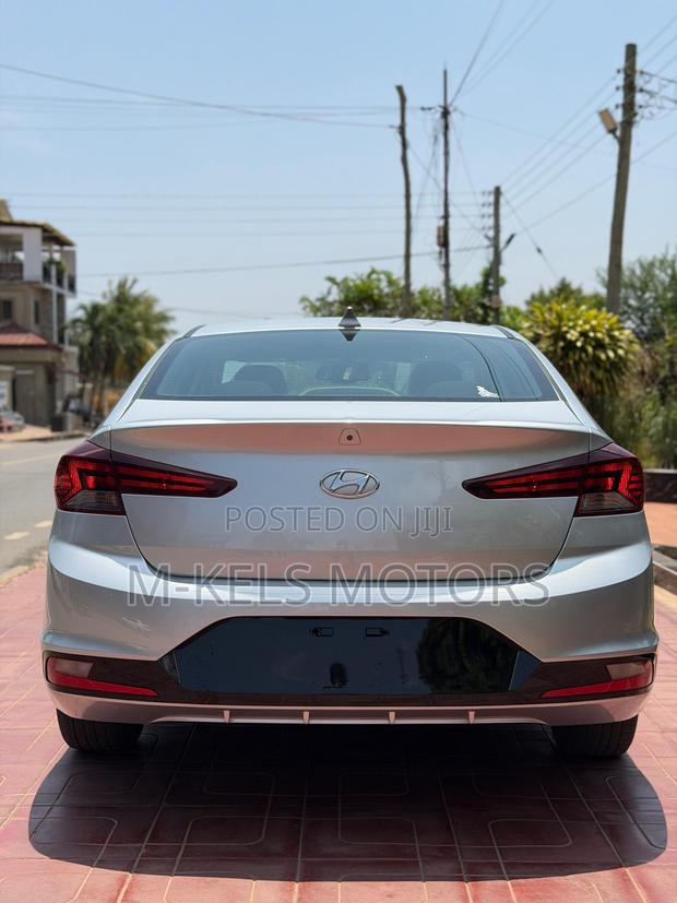 Hyundai Elantra Limited 2019 Silver