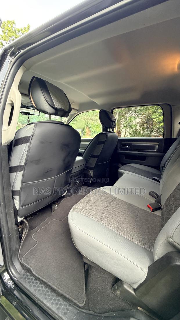 RAM 1500 Classic 2023 Black