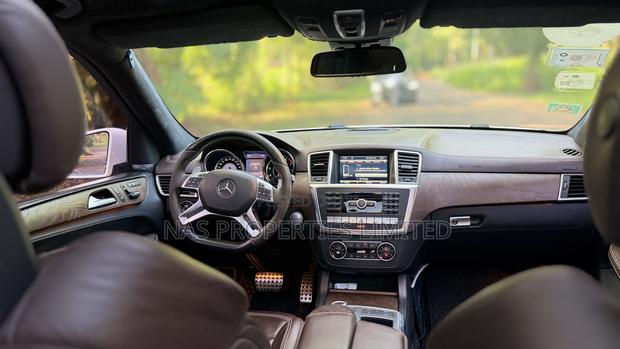 Mercedes-Benz GL-Class GL63 AMG 4dr SUV AWD (5.5L 8cyl Turbo 7A) 2015