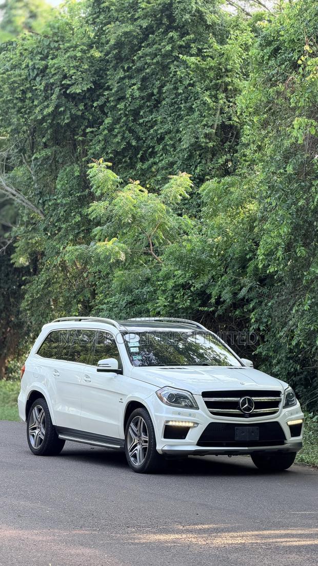 Mercedes-Benz GL-Class GL63 AMG 4dr SUV AWD (5.5L 8cyl Turbo 7A) 2015