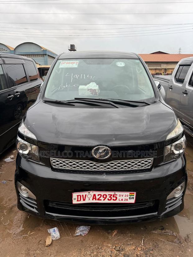Toyota Voxy 2011 Black