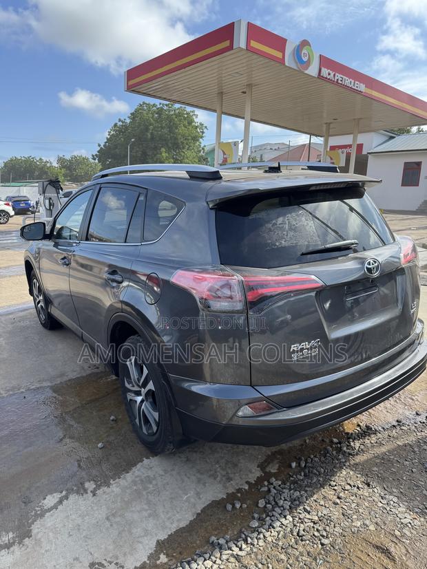 Toyota RAV4 LE 4dr SUV AWD (2.5L 4cyl 6A) 2018 Black