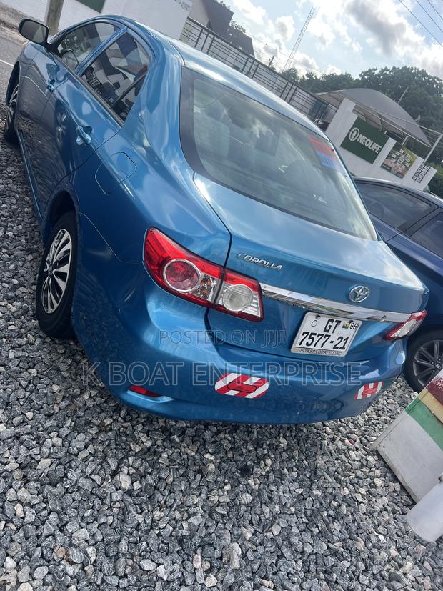 Toyota Corolla LE 4dr Sedan (1.8L 4cyl 4A) 2013