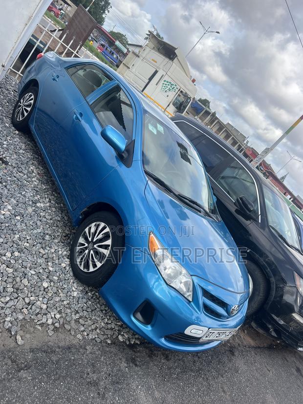 Toyota Corolla LE 4dr Sedan (1.8L 4cyl 4A) 2013