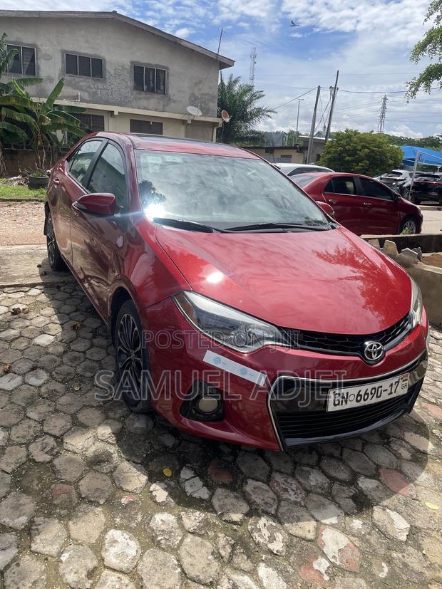 Toyota Corolla 2017 Red