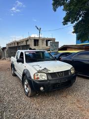 Nissan Pick-Up 2006 White for sale