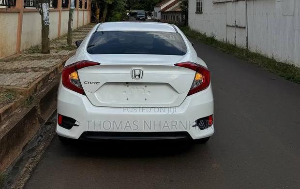 Honda Civic 2018 White