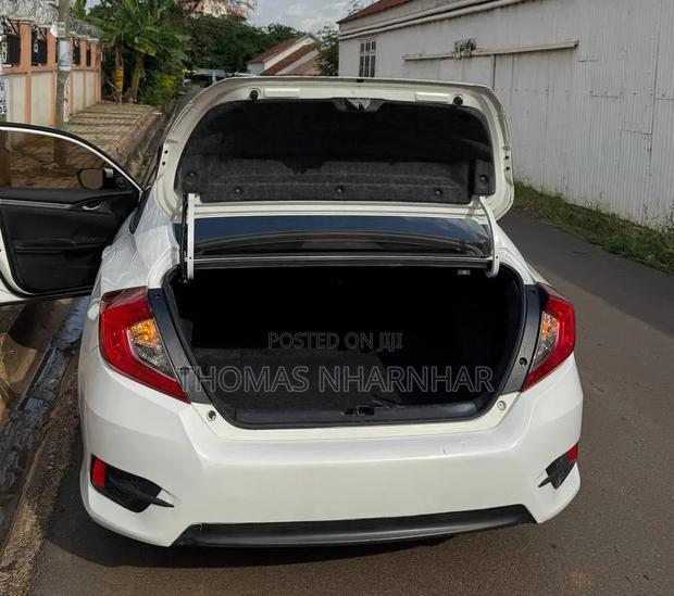 Honda Civic 2018 White