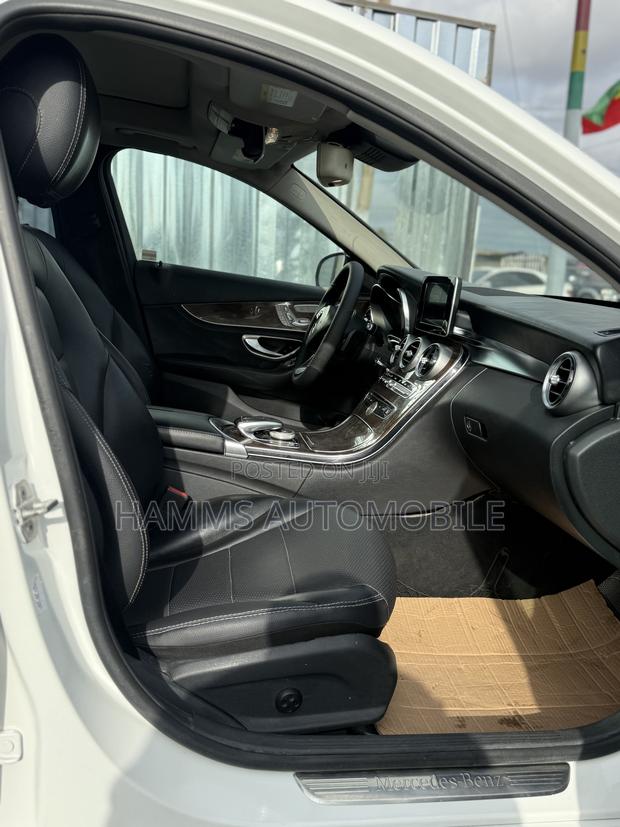 Mercedes-Benz C300 Luxury Sedan RWD (2.0L 4cyl 7A) 2016 White