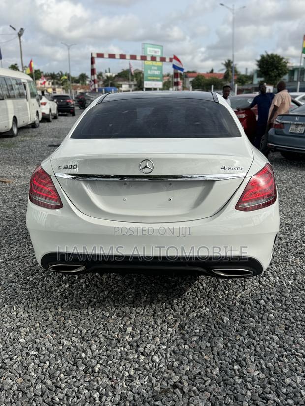 Mercedes-Benz C300 Luxury Sedan RWD (2.0L 4cyl 7A) 2016 White