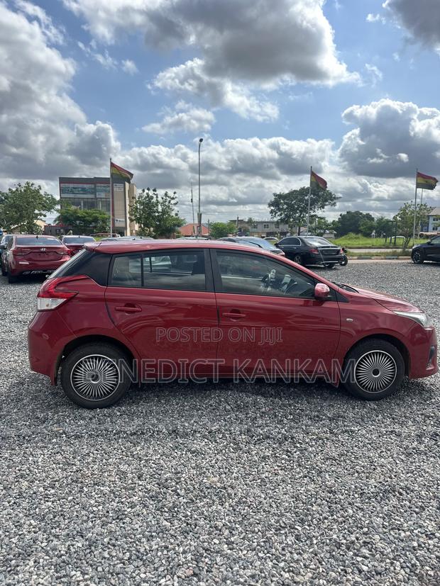 Toyota Yaris L Hatchback 5dr 2015 Burgundy