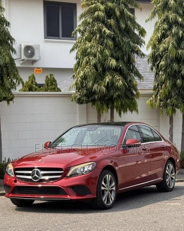 Mercedes-Benz C300 2020 Red