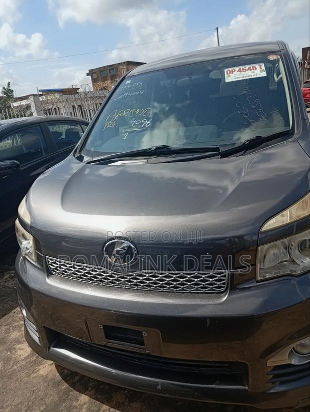 Toyota Voxy 2013 Gray