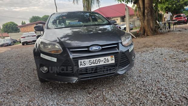 Ford Focus 2015 Gray