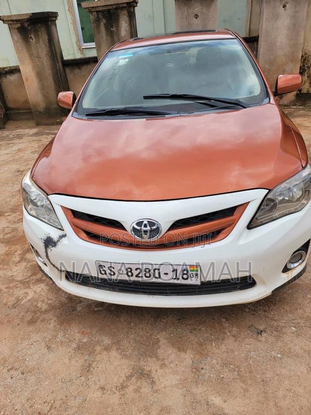 Toyota Corolla 2013 Brown