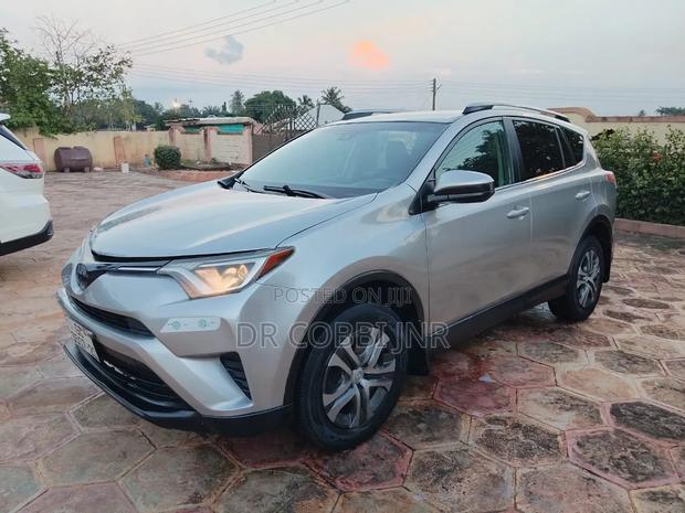 Toyota RAV4 Limited AWD (2.5L 4cyl 6A) 2017 Silver