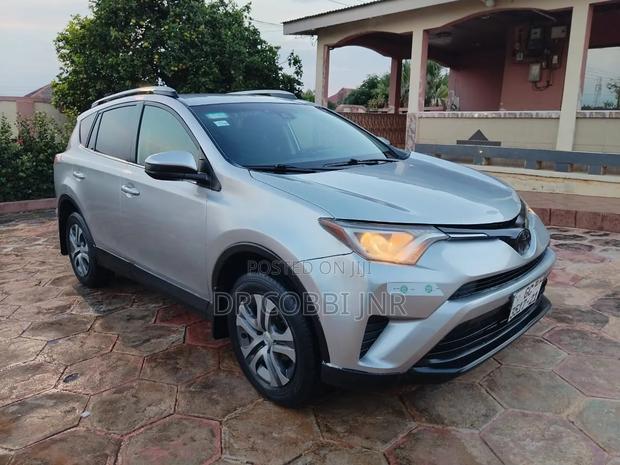 Toyota RAV4 Limited AWD (2.5L 4cyl 6A) 2017 Silver