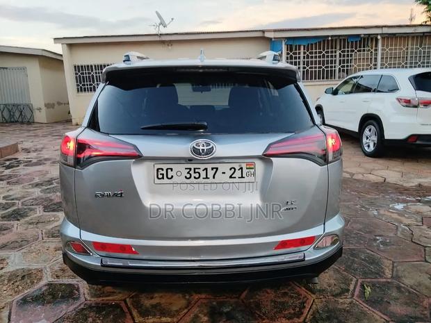 Toyota RAV4 Limited AWD (2.5L 4cyl 6A) 2017 Silver