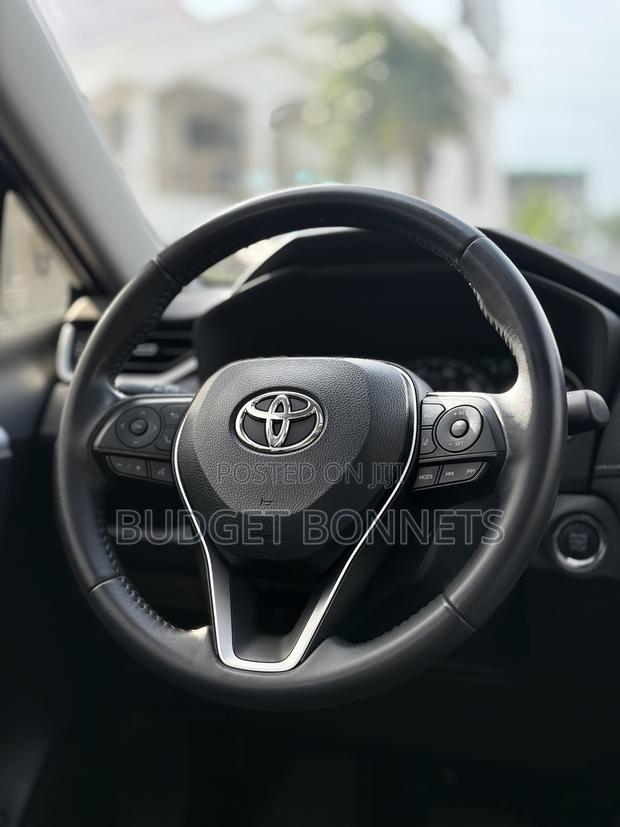 Toyota RAV4 XLE Premium AWD 2023 Blue