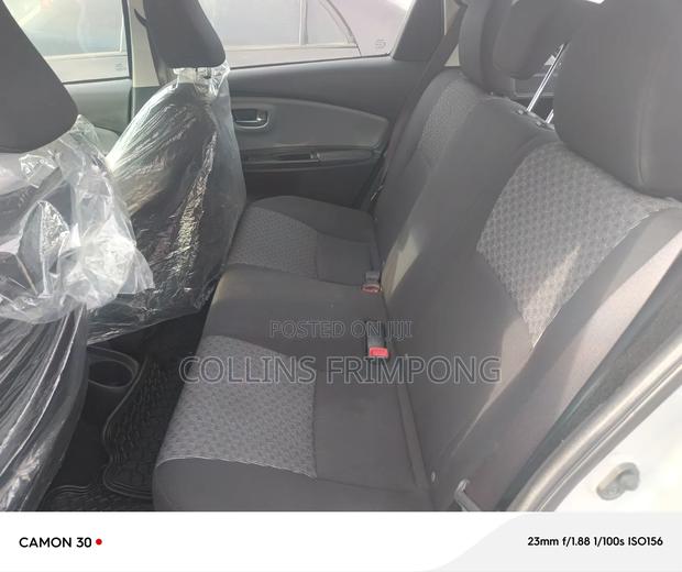 Toyota Yaris LE Hatchback 5dr 2016 Silver