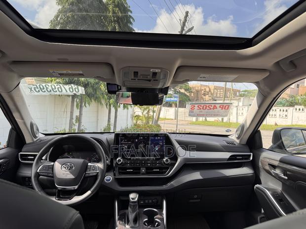 Toyota Highlander Platinum 2022 Blue