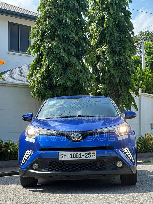 Toyota C-HR 2017 Blue
