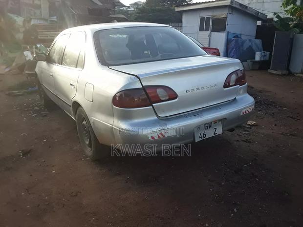 Toyota Corolla 2002 Gray