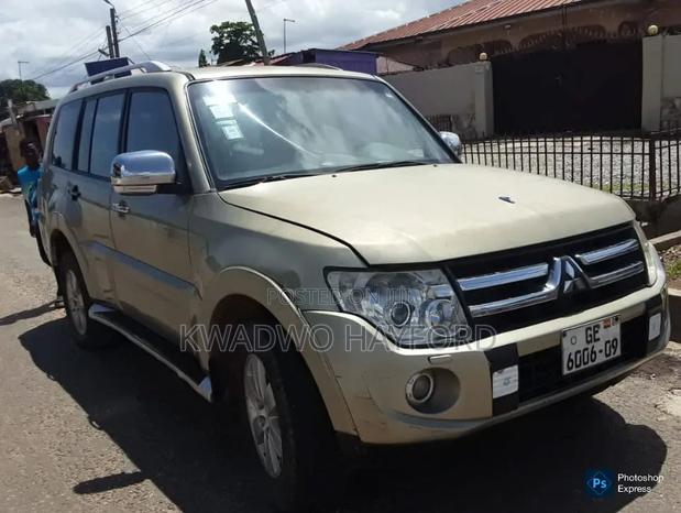 Mitsubishi Pajero 2009 Silver