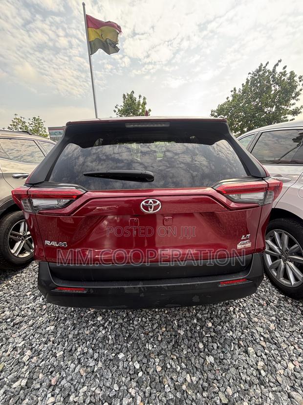 Toyota RAV4 LE AWD 2019 Red