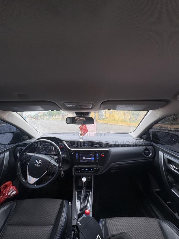 Toyota Corolla SE (1.8L 4cyl 2A) 2019