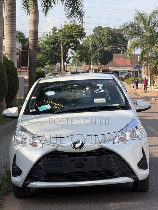Toyota Vitz 1.3 AWD 5dr 2017 White