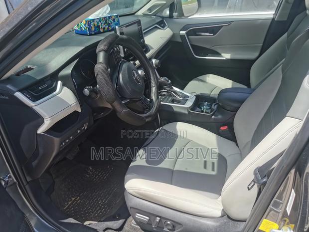Toyota RAV4 2021 Gray
