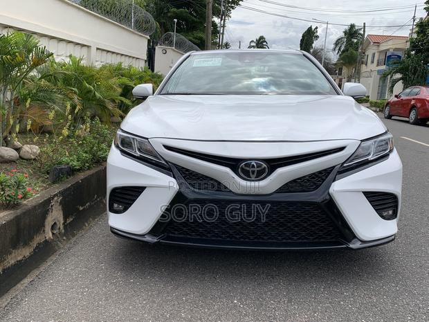Toyota Camry 2020 White