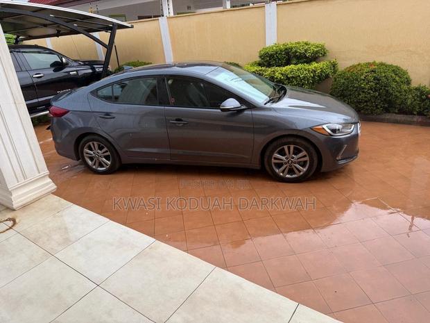Hyundai Elantra Limited 2018 Gray