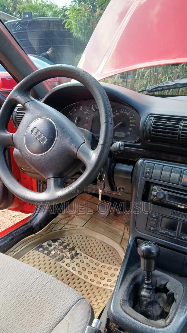 Audi A4 1.8 1999 Red