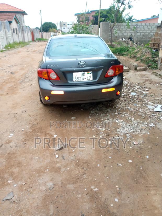 Toyota Corolla 2010 Gray